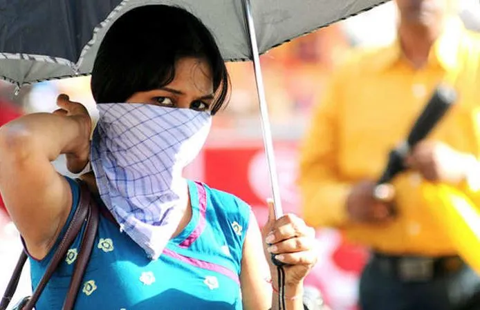 आगरा: मंगलवार सुबह निकली तेज धूप, मौसम विभाग ने जताई आंधी और बारिश की संभावना