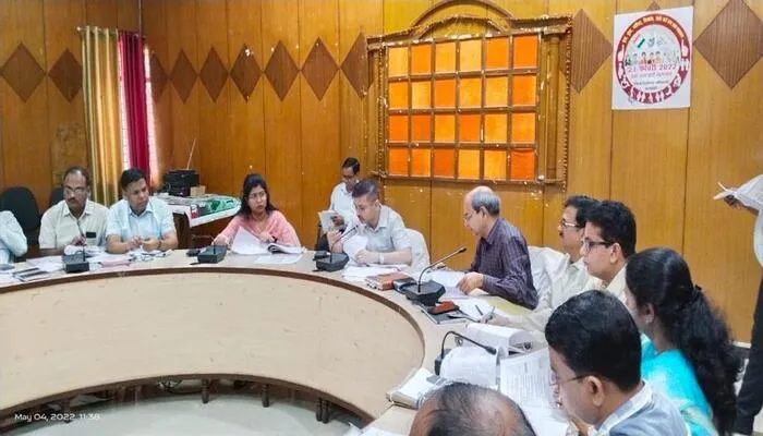 बाराबंकी : स्वास्थ्य विभाग में एक ही पटल पर डटे बाबू हटेंगे, डीएम ने दिये निर्देश
