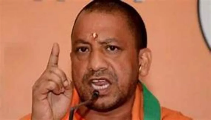 CM योगी ने जारी किया आदेश, कहा- सड़कों पर नहीं होगा किसी तरह का धार्मिक आयोजन