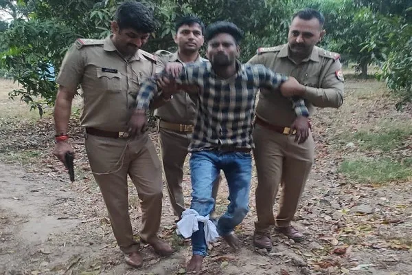 मुरादाबाद : पुलिस मुठभेड़ में 25 हजार रुपये का इनामी बदमाश गिरफ्तार, साथी फरार