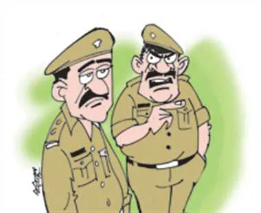 काशीपुर: उचक्कों को पकड़ने गई पुलिस टीम के साथ अभद्रता
