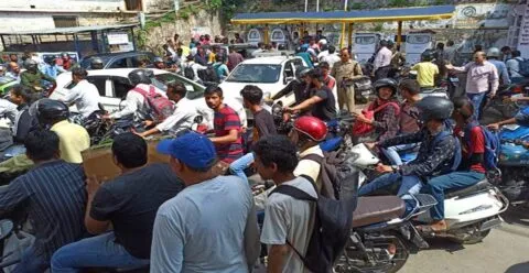 उत्तराखंड: पर्यटन सीजन चरम पर, अब बागेश्वर में पेट्रोल को लेकर परेशान हो रहे लोग