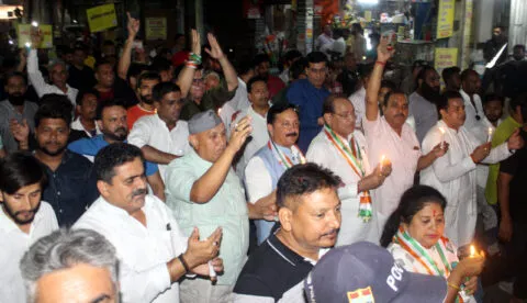 हल्द्वानी: अग्निपथ के विरोध में सड़क पर उतरी कांग्रेस, कैंडिल मार्च में सेना भर्ती की तैयारी कर रहे युवाओं का प्रदर्शन