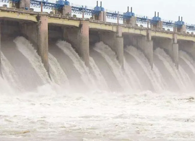 खटीमा: शारदा नदी का जलस्तर 10 हजार क्यूसेक के पार, बिजली उत्पादन बढ़ा