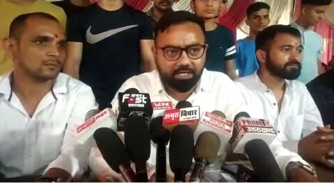 हल्द्वानी: युवा कांग्रेस के प्रदेश अध्यक्ष सुमित्तर भुल्लर बोले- भाजपा सरकार के एजेंट बनकर काम कर रहे अधिकारी, तभी बरसाई युवाओं पर लाठी