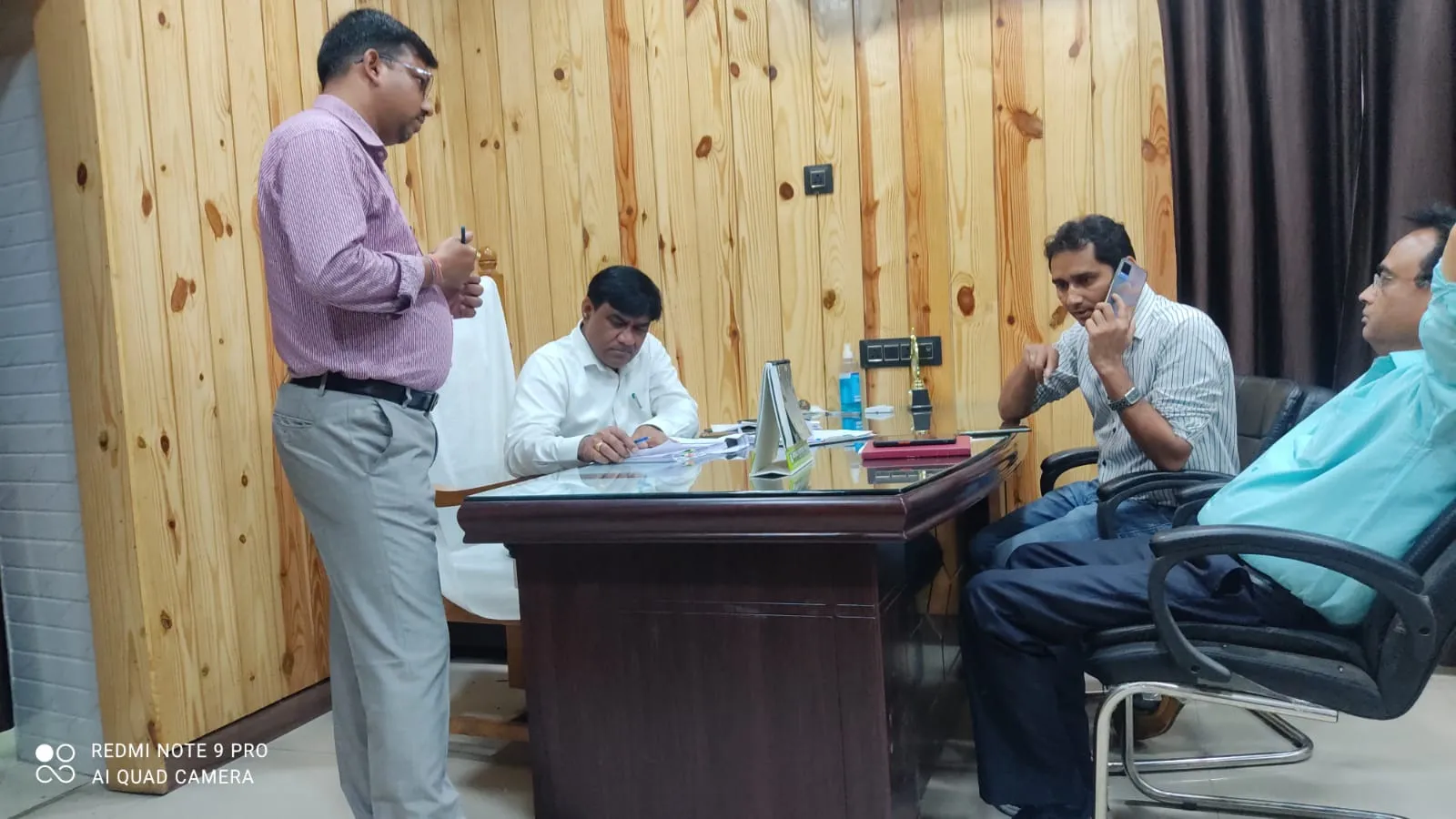 बरेली: आयुष्मान मित्र लगा रहे योजना को पलीता, डीएम नाराज