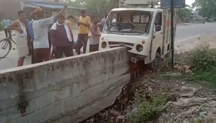 बहराइच: पिकअप ने राहगीरों को रौंदा, दो की मौत, चालक समेत तीन घायल