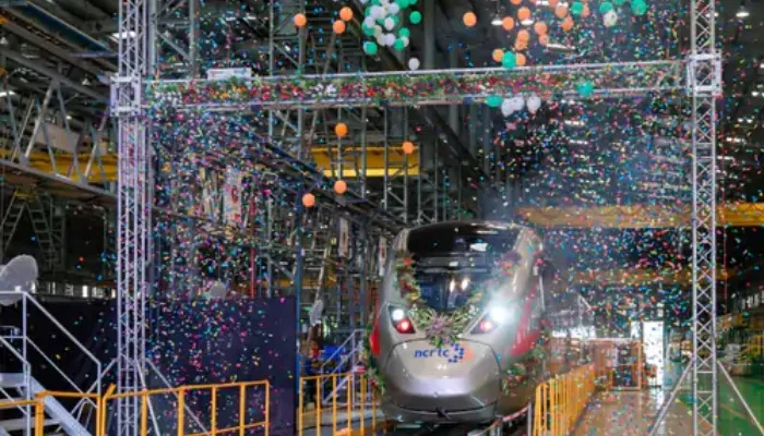 आज गाजियाबाद पहुंचेगी पहली रैपिड रेल, गुजरात से आएंगे ऐसे और 39 ट्रेन सेट