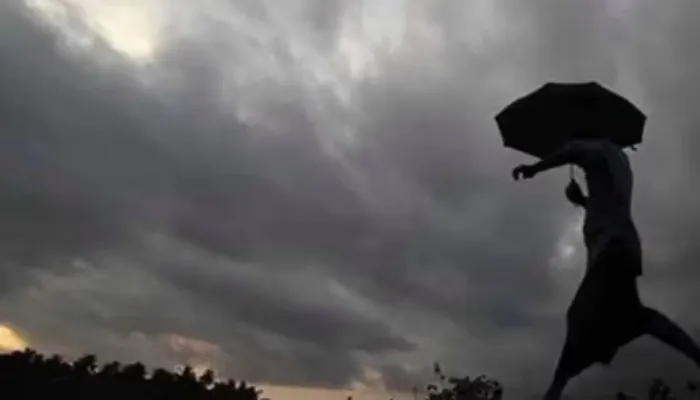 UP Weather Report: भीषण गर्मी और लू के प्रकोप से लोग परेशान , मौसम विभाग का दावा, 17 से 20 जून के बीच मानसून दे सकता दस्तक