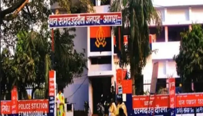 आगरा: किशोर ने छत पर सो रही महिला के साथ की छेड़छाड़, पुलिस कर रही पूछताछ