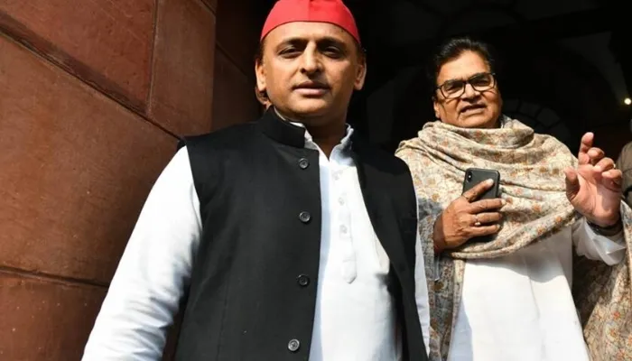 इटावा: धार्मिक समारोह में शिवपाल ने अखिलेश यादव और रामगोपाल पर चलाये सियासी तीर