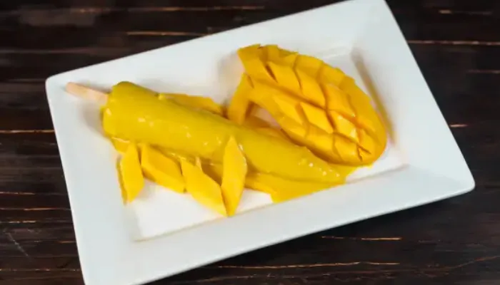 Mango Rabri Kulfi Recipe: गर्मी से राहत दिलाएगी मैंगो रबड़ी कुल्फी, घर पर ट्राई करें रेसिपी, मिलेगा बाजार जैसा स्वाद