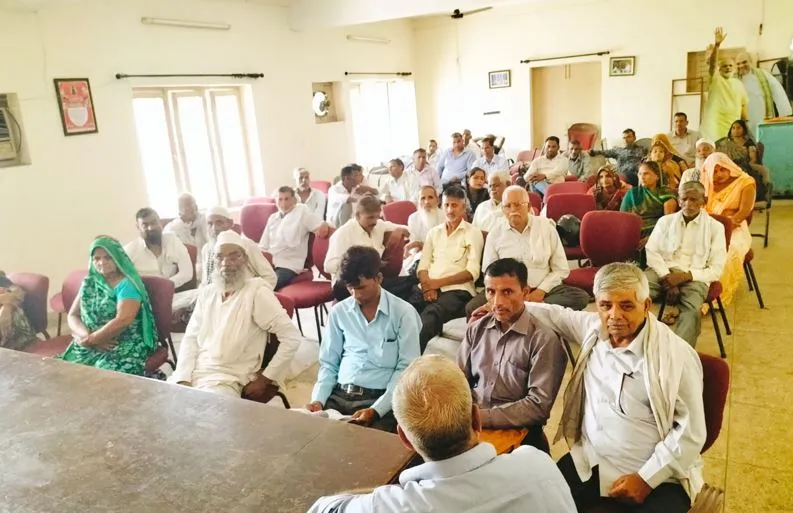 बरेली: चार साल से किसानों को नहीं मिला मुआवजा, आमरण अनशन की चेतावनी