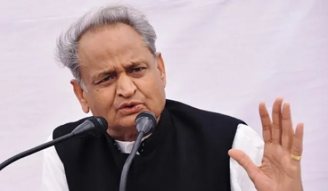 सोनिया और राहुल समझौता नहीं करेंगे, प्रधानमंत्री का अहंकार खत्म होगा: गहलोत