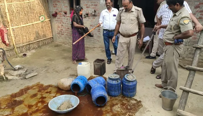 बहराइच: 106 लीटर कच्ची शराब के साथ चार गिरफ्तार, तीन तहसील क्षेत्रों में चला अभियान