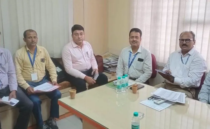 बरेली: वित्तीय साक्षरता अभियान की हुई समीक्षा बैठक, कई अधिकारी रहे मौजूद