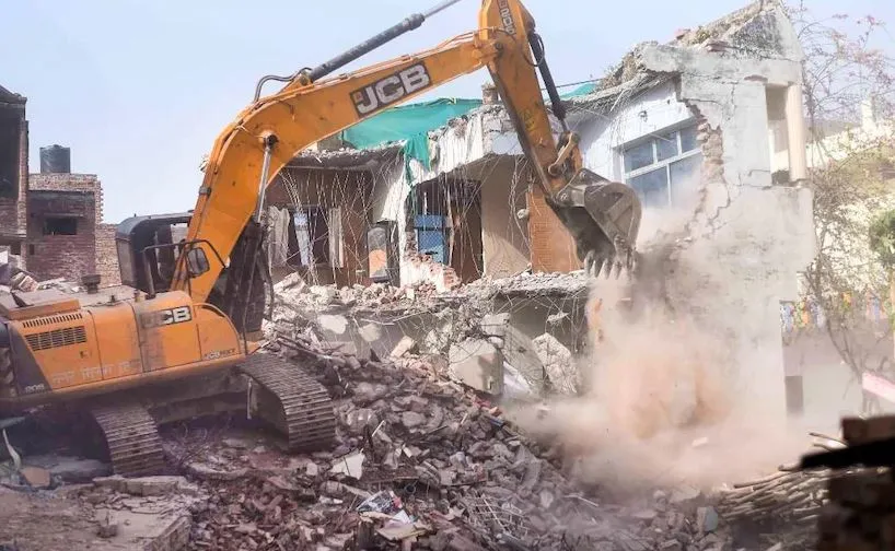 बुलडोजर एक्शन पर फिलहाल रोक नहीं, सुप्रीम कोर्ट ने यूपी सरकार को दिया नोटिस, तीन दिन में मांगा जवाब