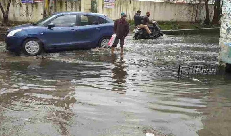 बरेली: 6 जेई , 27 कर्मचारी मिलकर वार्डों में जलभराव की समस्या करेंगे हल