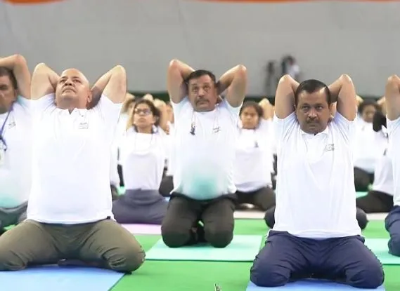 हमारी सरकार का लक्ष्य स्कूली छात्रों को योग की शिक्षा देना है : केजरीवाल