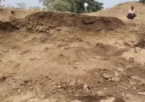 छत्तीसगढ़ में खदान में मिट्टी धंसने से हादसा, दो लोगों की मौके पर मौत