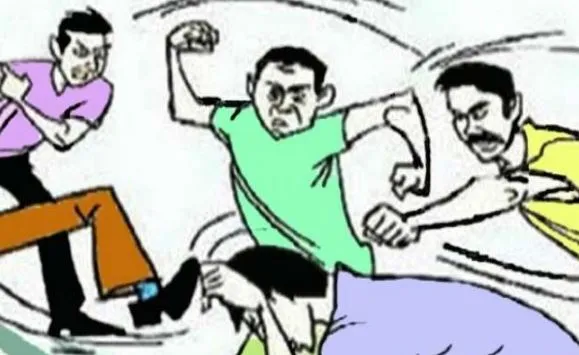 बरेली: जेई से मारपीट करने वाले संविदा कर्मचारियों की सेवा समाप्त