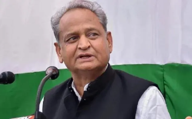 राहुल गांधी के साथ दुश्मन जैसा बर्ताव कर रही है केंद्र सरकार- मुख्यमंत्री अशोक गहलोत