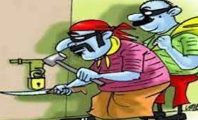 लखीमपुर-खीरी: खरगापुर में दो घरों से नकदी समेत लाखों की चोरी