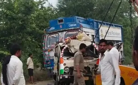 पीलीभीत में बेकाबू पिकअप पलटने से लखीमपुर के 10 लोगों की मौत, सात घायल, सीएम योगी ने जताया दुख 