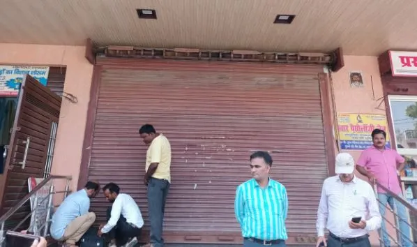 पीलीभीत: एसीएमओ की जांच में गलत, फिर भी सीएमओ ने किया पंजीकरण, अब डीएम ने कराया सील