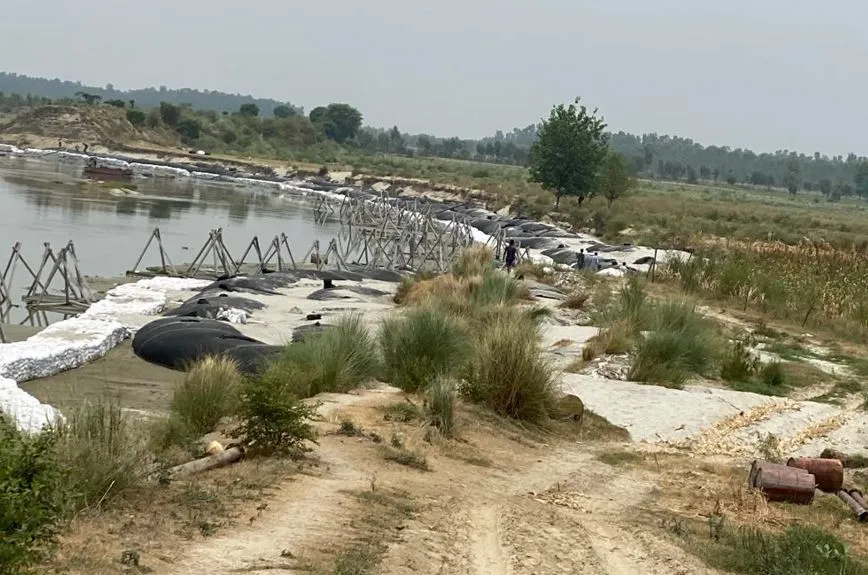 बरेली: गुजरात के सिंथेटिक बैग करेंगे रामगंगा के तटबंधों की सुरक्षा