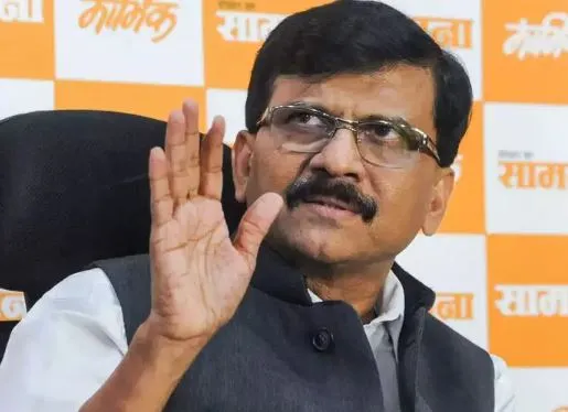 शिंदे गुट को सता रहा परिवार का डर! सीएम उद्धव को चिट्ठी लिखकर मांगी सुरक्षा, संजय राउत ने दिया ये जवाब…