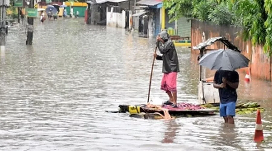 असम में बाढ़ की स्थिति काफी गंभीर, सिलचर शहर छठे दिन भी रहा जलमग्न