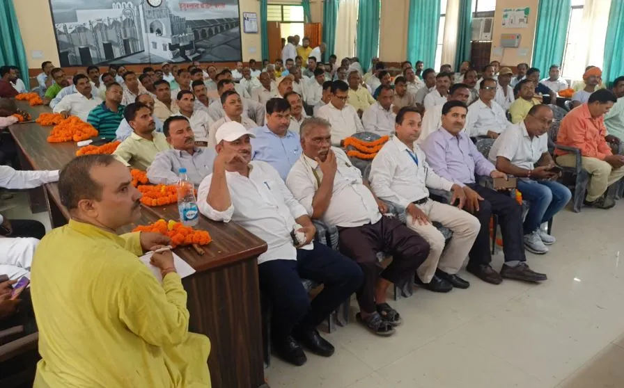 बरेली: राजस्व संग्रह अमीन संघ की आमसभा में प्रांतीय निर्वाचन की घोषणा