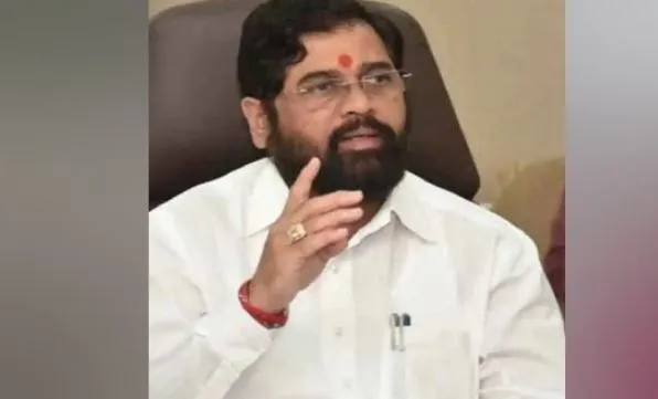 गुवाहाटी में होटल के बाहर आकर बोले एकनाथ शिंदे, हम अब भी शिवसेना में हैं, हम हिंदुत्व को आगे ले जाने का काम कर रहे हैं