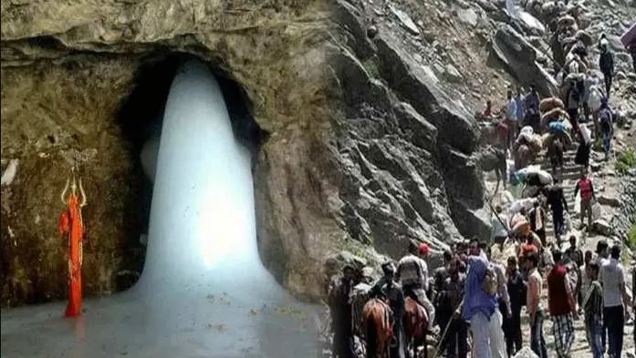 जम्मू : ‘‘बम बम भोले’’ का उद्घोष के साथ अमरनाथ यात्रा के लिए 5,700 श्रद्धालुओं का दूसरा जत्था रवाना