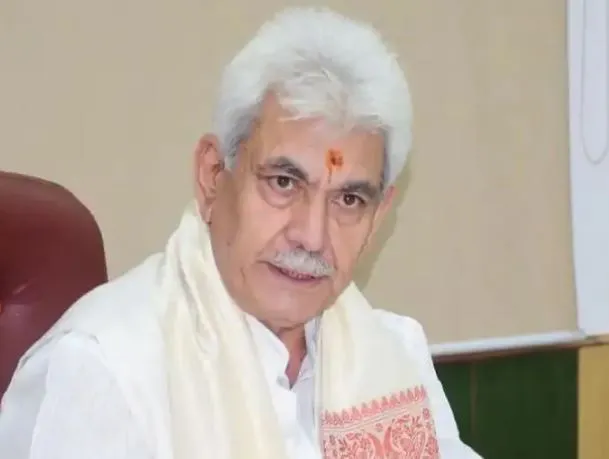 कश्मीर में हिंदुओं की टारगेट किलिंग के बीच बड़ा फैसला, सभी हिंदू कर्मचारियों का जिला मुख्यालयों में होगा तबादला