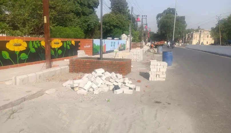 बरेली: .सड़कों से हरियाली उजाड़ दी पर पौधा एक भी नहीं रोपा