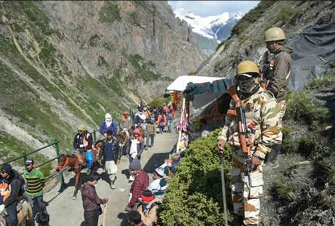 अमरनाथ यात्रा के दौरान तीर्थयात्रियों की मदद के लिए जम्मू-श्रीनगर राजमार्ग पर बचाव दल तैनात किए जाएंगे