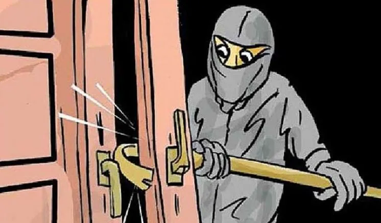 बरेली: मोबाइल की दुकान के ताले तोड़कर हजारों की चोरी
