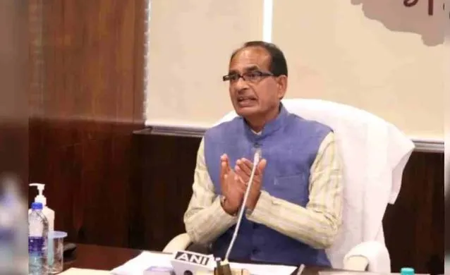 मध्यप्रदेश के मुख्यमंत्री शिवराज सिहं ने की अलीराजपुर जिले की योजनाओं और विकास कार्याे की समीक्षा