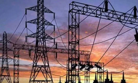 बरेली: शहर में दो जगह खुदाई में कटी बिजली केबिल, कई इलाकों में हुई कटौती