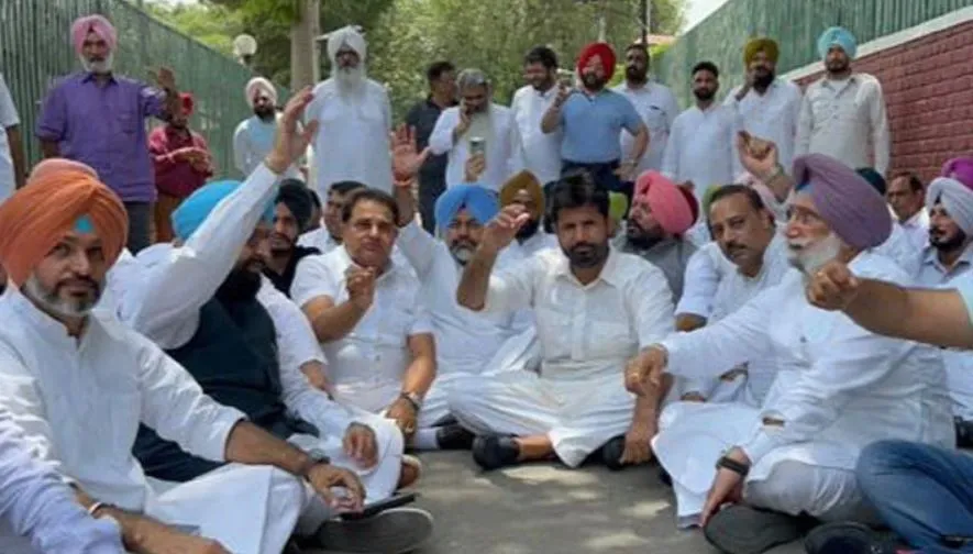 मूसेवाला की हत्या और कानून व्यवस्था के खिलाफ प्रदर्शन, हिरासत में राजा वडिंग समेत कांग्रेस के कई नेता 