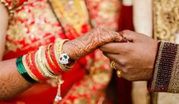 पीलीभीत: एक नहीं चार-चार लड़कियों से रचाई शादी, पत्नी को पीटा