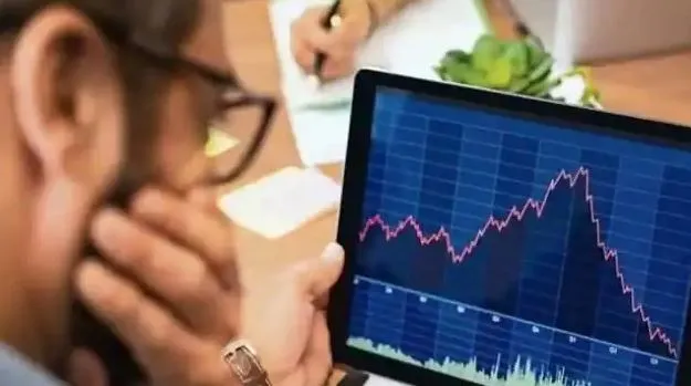 सेंसेक्स ने लगाया 1016 अंक का गोता, निफ्टी 16,300 के नीचे पहुंचा