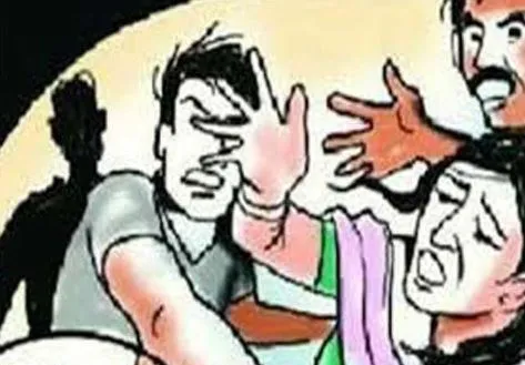 पीलीभीत: दीवार निर्माण को लेकर विवाद, मां-बेटे को पीटा