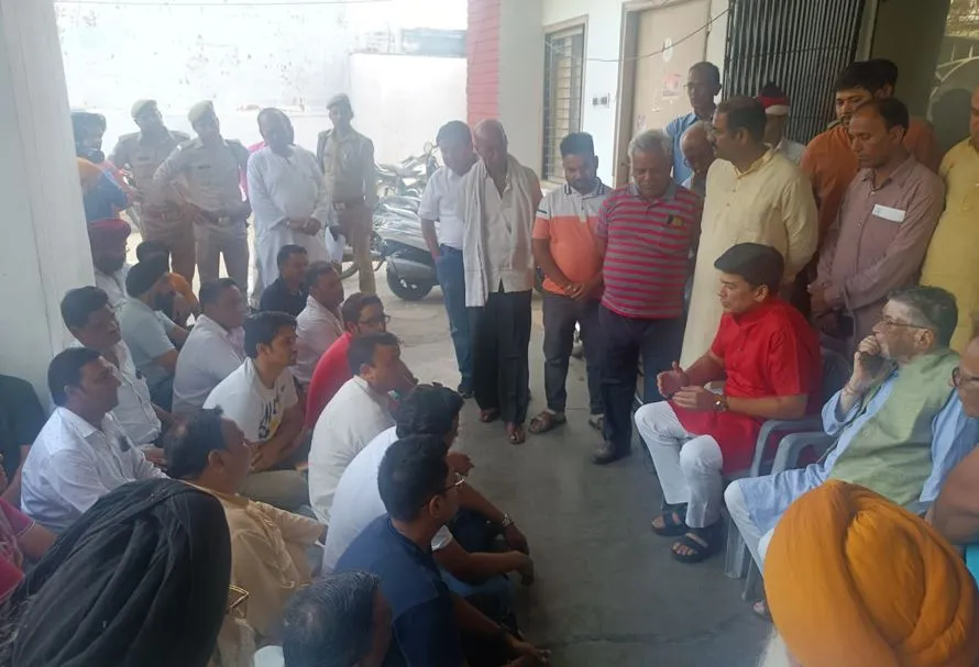 बरेली: कुतुबखाना पुल निरस्त करा दीजिए, बना तो सैकड़ों परिवार बर्बाद हो जाएंगे