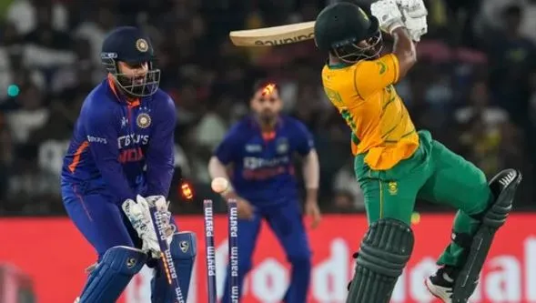 IND vs SA, 2nd T20: दक्षिण अफ्रीका ने भारत को छह विकेट पर 148 रन पर रोका