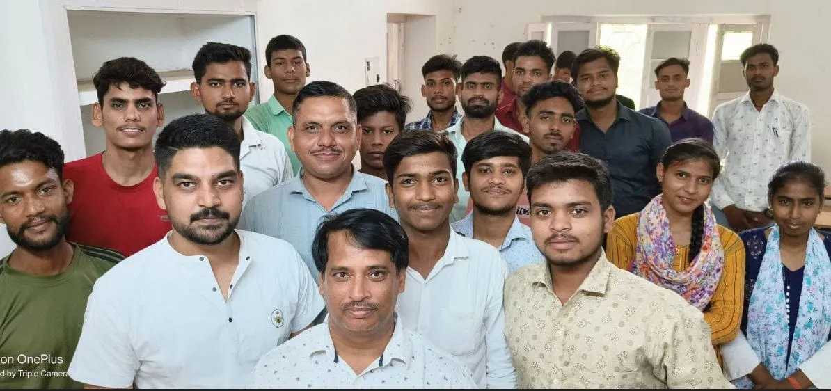 बरेली: एसआई परीक्षा में दस्तक एकेडमी के आठ विद्यार्थियों का चयन