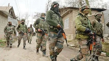 जम्मू-कश्मीर के शोपियां में सुरक्षाबलों और आतंकवादियों के बीच मुठभेड़, लश्कर के दो आतंकी ढेर