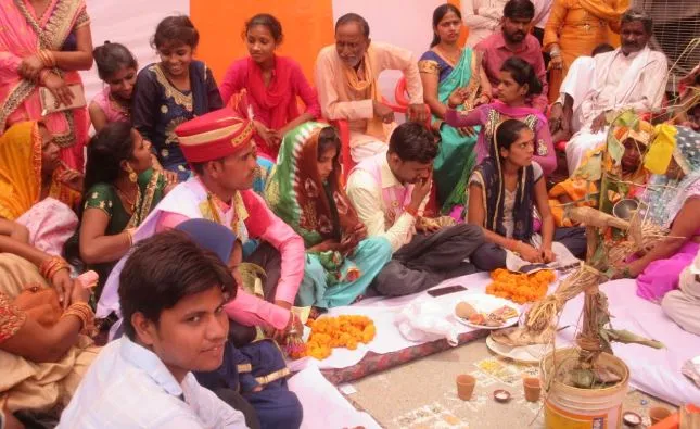 शाहजहांपुर: सामूहिक विवाह समारोह में 238 जोड़ों ने लिए फेरे, 12 ने कबूल किया निकाह